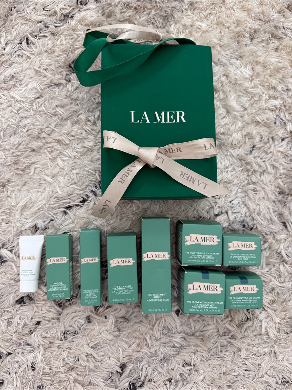 La Mer Green Luxury Skincare Gift Bag  with Ribbon